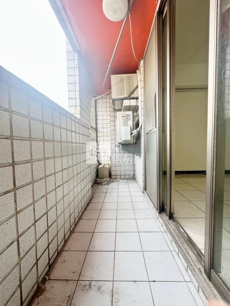 中台灣唯一三鐵共構室內41坪大5房車位美屋房屋室內格局與周邊環境
