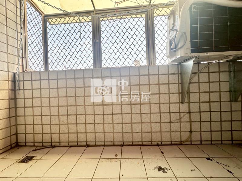 中台灣唯一三鐵共構室內41坪大5房車位美屋房屋室內格局與周邊環境