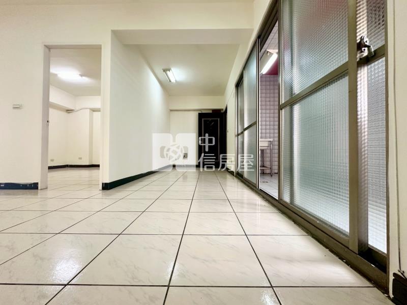 中台灣唯一三鐵共構室內41坪大5房車位美屋房屋室內格局與周邊環境