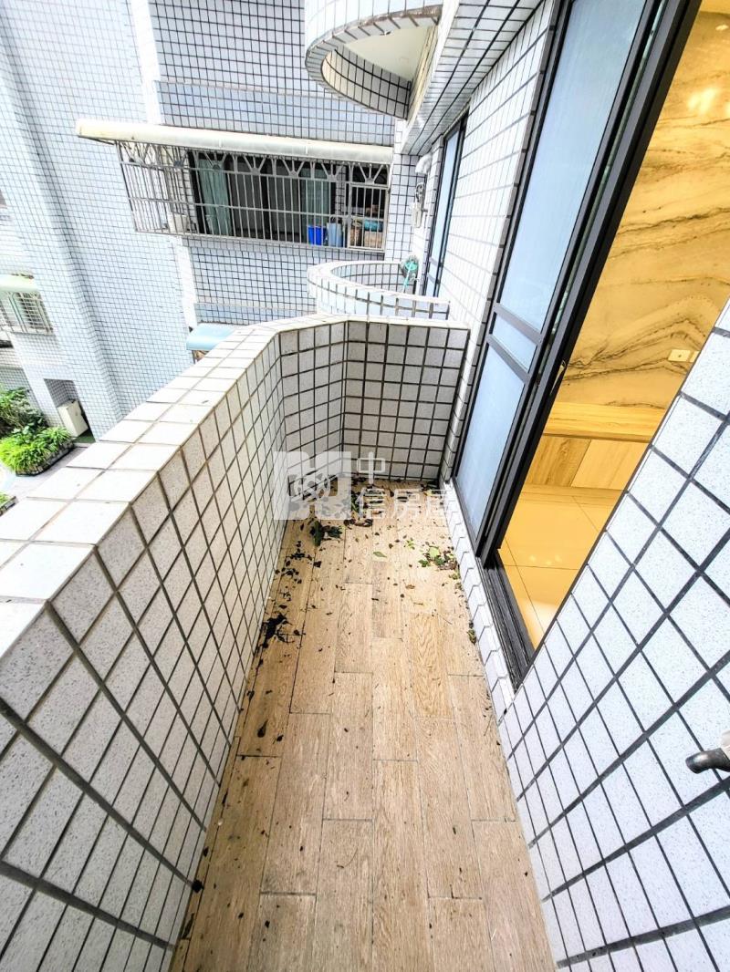新民路嘉大車位美3房房屋室內格局與周邊環境