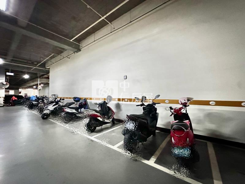 遠雄龍岡.忠貞市場.美裝潢2+1房.平面車位房屋室內格局與周邊環境