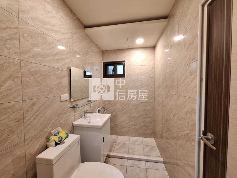 龍潭交流道/麥當勞旁超值美透天/有孝親房房屋室內格局與周邊環境
