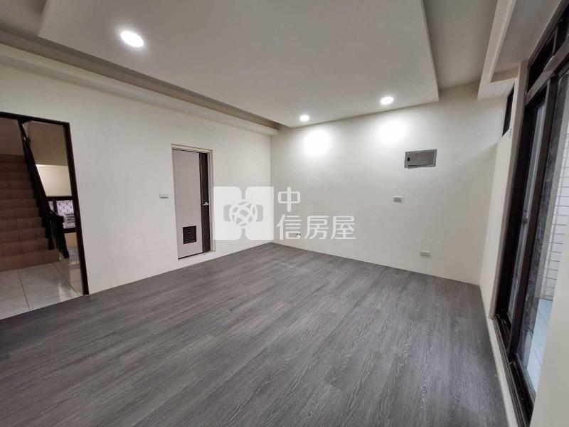 龍潭交流道/麥當勞旁超值美透天/有孝親房房屋室內格局與周邊環境