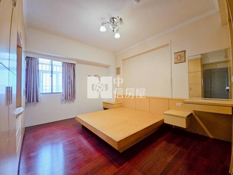 近福容飯店車位三房房屋室內格局與周邊環境