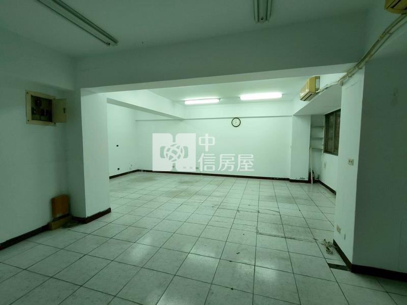 ●孝三路電梯2樓房屋室內格局與周邊環境