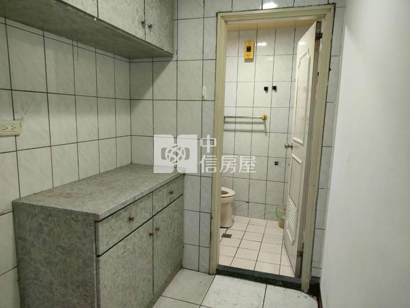 ●孝三路電梯2樓房屋室內格局與周邊環境
