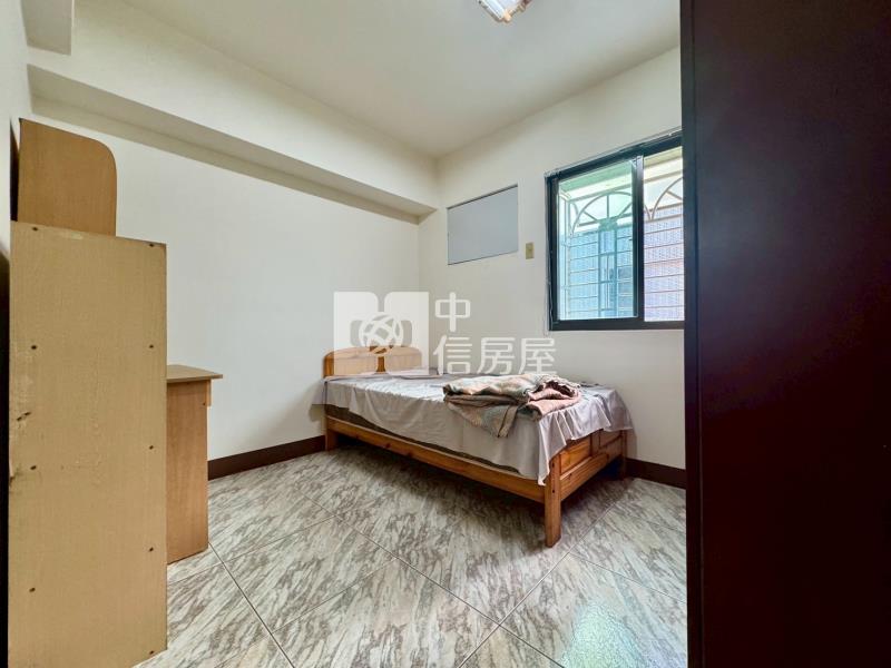 榮總特區車位景觀四房房屋室內格局與周邊環境