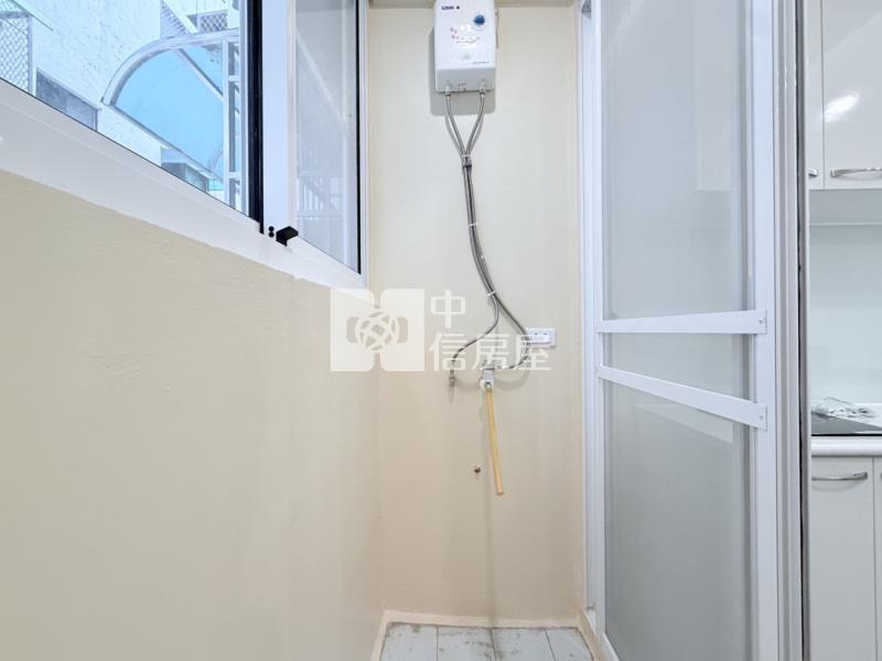 南區有陽台電梯大套房房屋室內格局與周邊環境