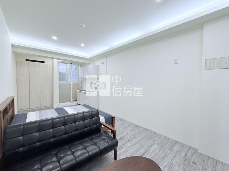 南區有陽台電梯大套房房屋室內格局與周邊環境