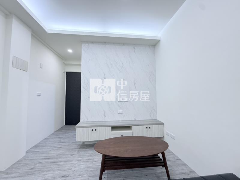 南區有陽台電梯大套房房屋室內格局與周邊環境