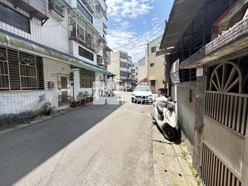 八德介壽路透天+角地房屋室內格局與周邊環境
