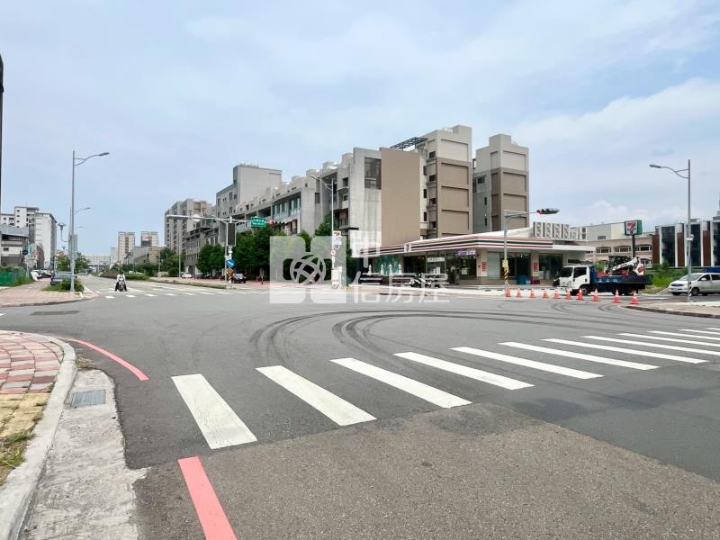 竹南園區科七大面寬電梯住店房屋室內格局與周邊環境