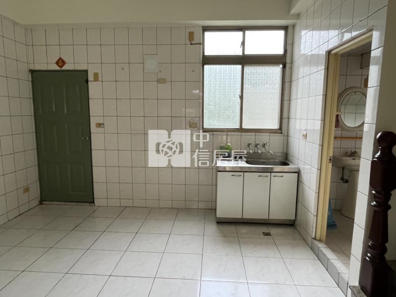 歸仁近學區清雅明亮車墅房屋室內格局與周邊環境