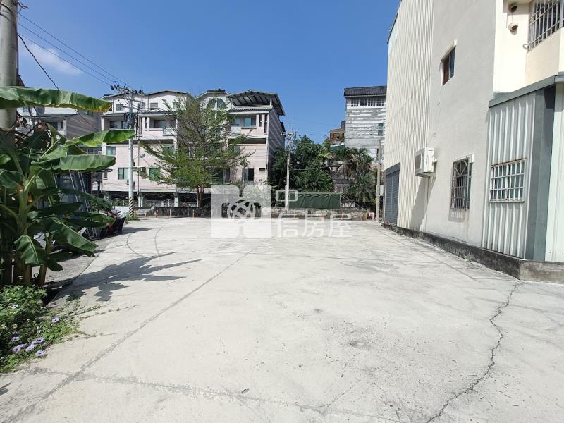 *太平新光重劃區*百坪建地.雙面臨路.歡迎洽詢房屋室內格局與周邊環境