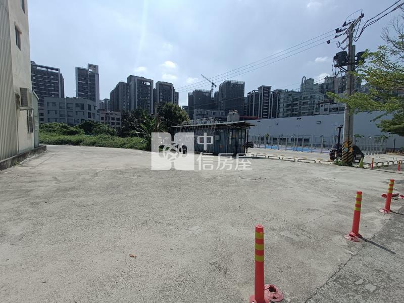 *太平新光重劃區*百坪建地.雙面臨路.歡迎洽詢房屋室內格局與周邊環境