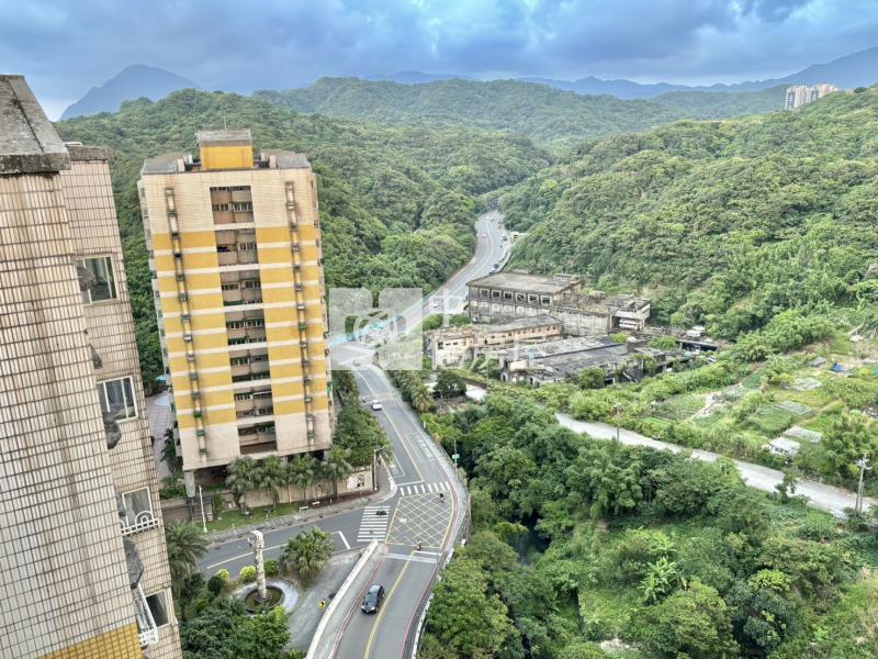 ?超低總價 山海觀套房帶平面車位?房屋室內格局與周邊環境