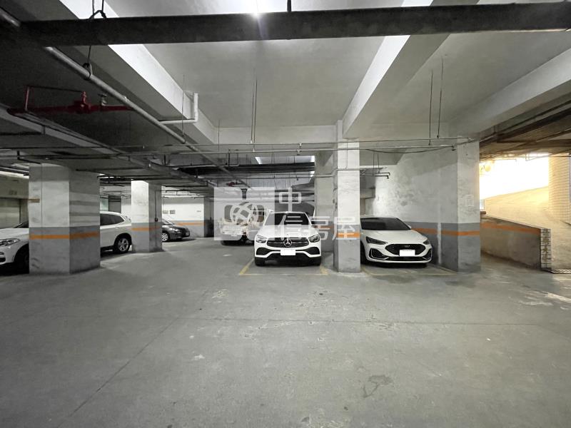 綠景天下三房平車房屋室內格局與周邊環境