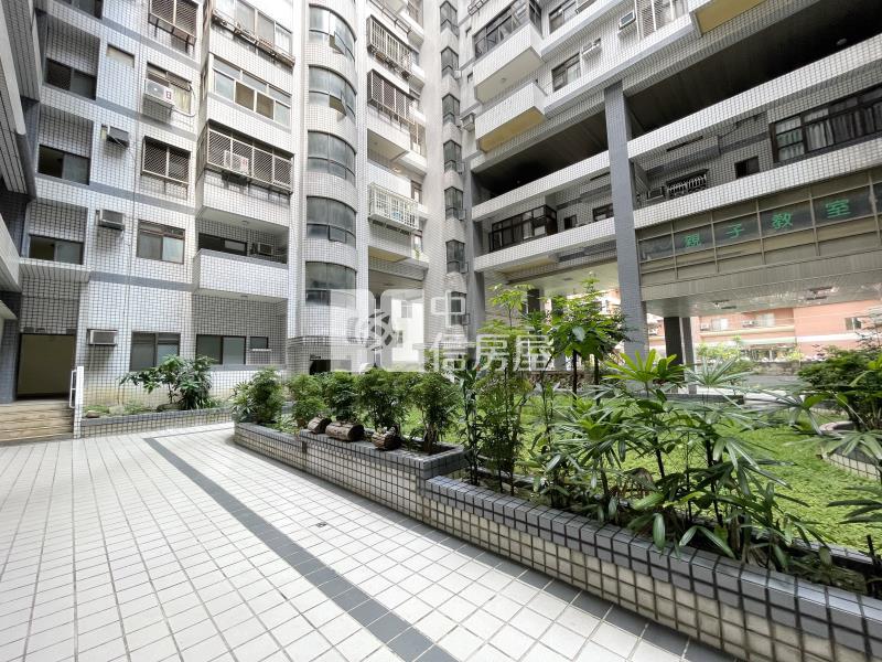 綠景天下三房平車房屋室內格局與周邊環境