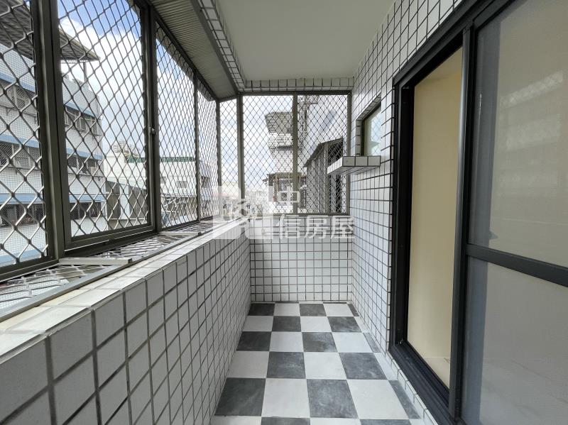 綠景天下三房平車房屋室內格局與周邊環境