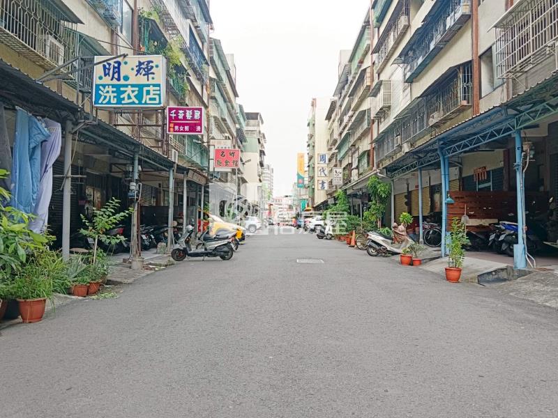 小港國小整修健身三房公寓房屋室內格局與周邊環境