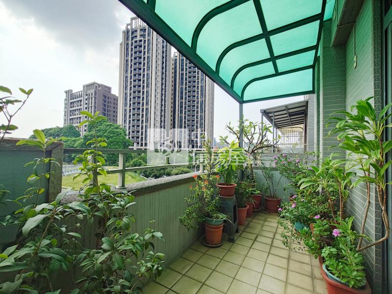 三賢公園輕屋齡雙車美墅房屋室內格局與周邊環境
