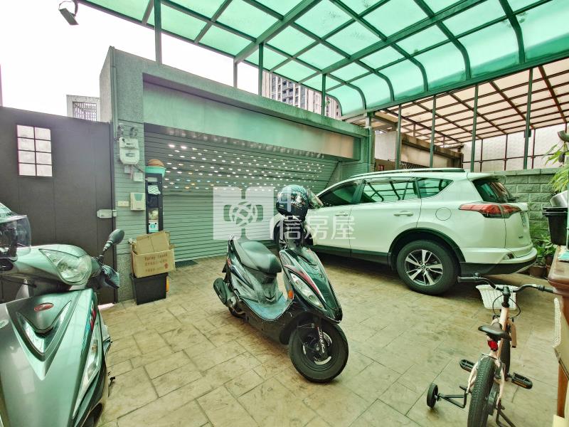 三賢公園輕屋齡雙車美墅房屋室內格局與周邊環境
