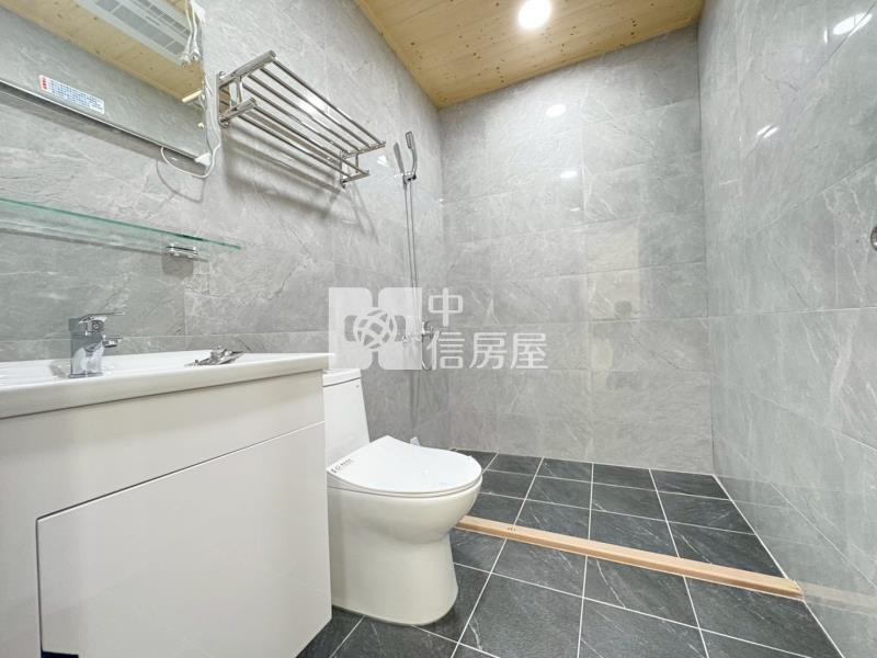 山仔頂市場超美店住房屋室內格局與周邊環境