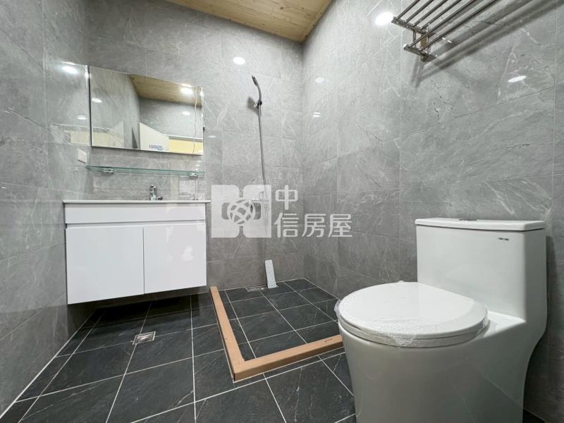 山仔頂市場超美店住房屋室內格局與周邊環境