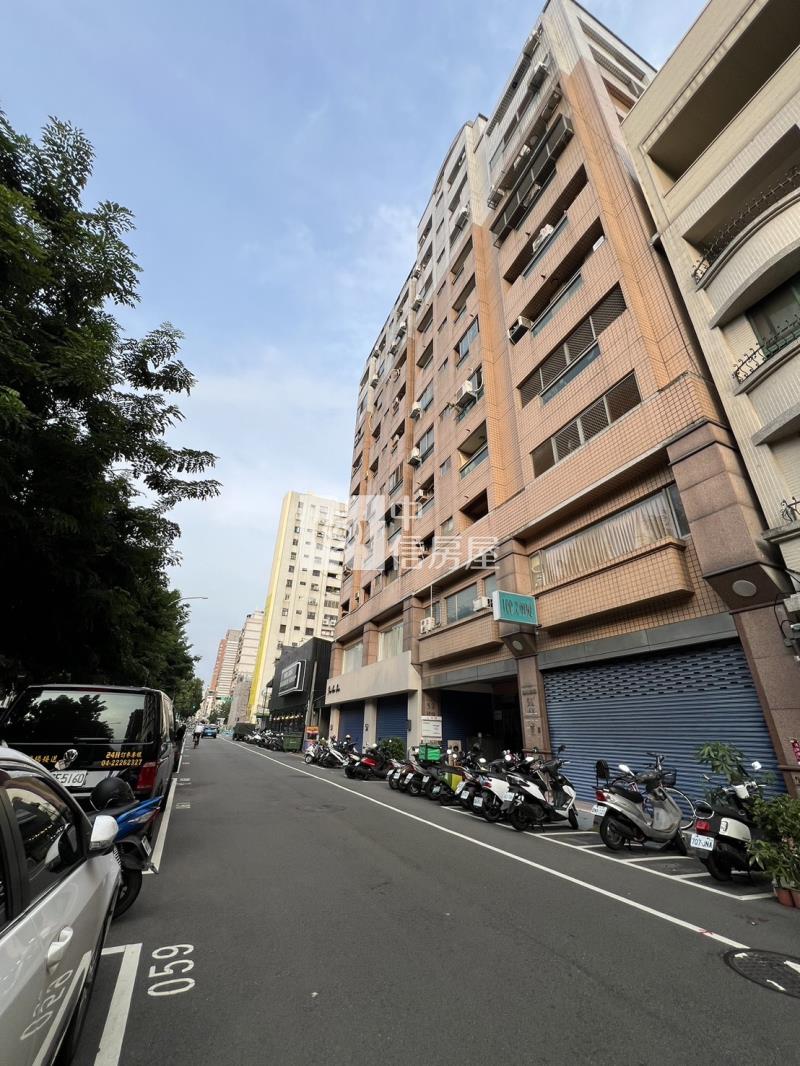 教育大學旁向上商圈低總價電梯套房房屋室內格局與周邊環境
