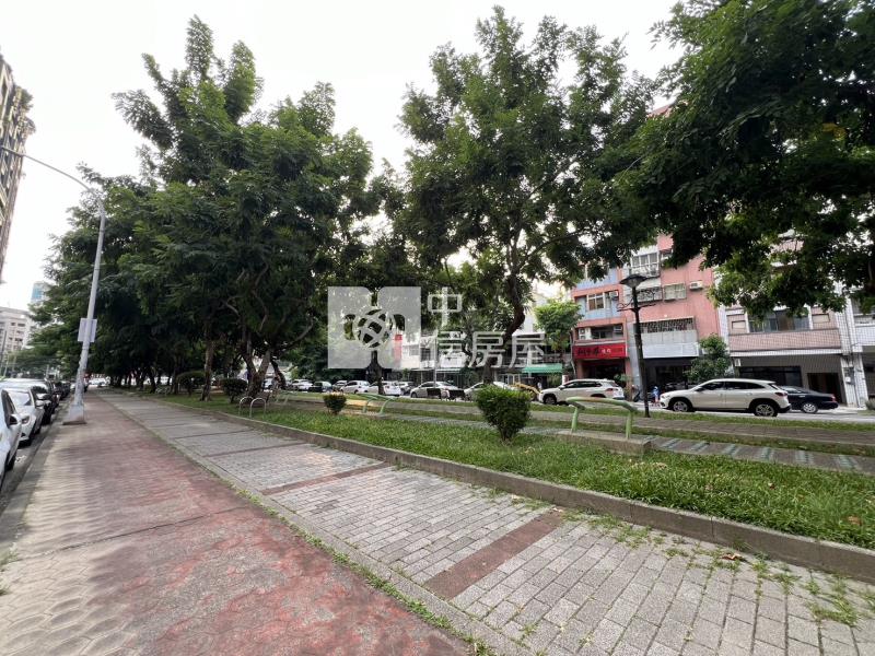 教育大學旁向上商圈低總價電梯套房房屋室內格局與周邊環境