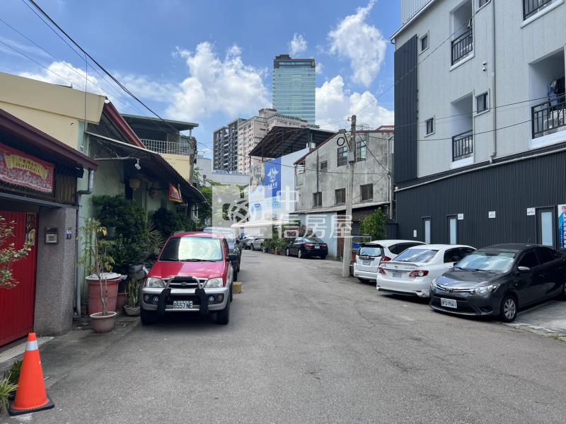 近五權車站臨路方正商業用地房屋室內格局與周邊環境