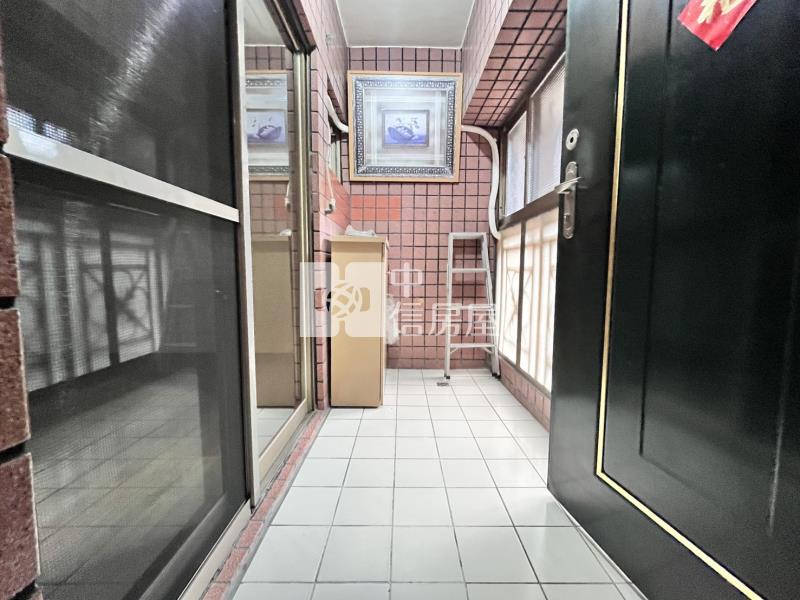 頂好文心精美三房平車房屋室內格局與周邊環境