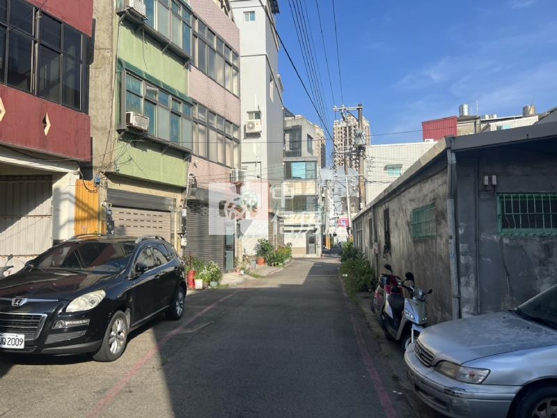 民富商圈雙透天房屋室內格局與周邊環境