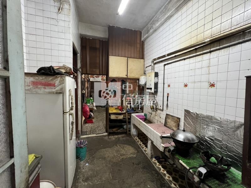 民富商圈雙透天房屋室內格局與周邊環境