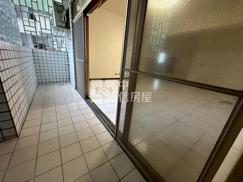 港坪國小3房車位大樓房屋室內格局與周邊環境