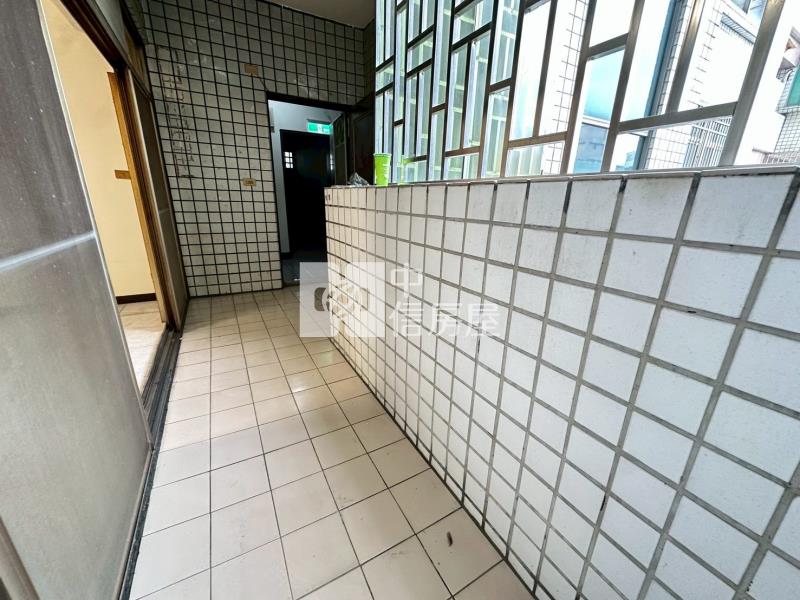 港坪國小3房車位大樓房屋室內格局與周邊環境