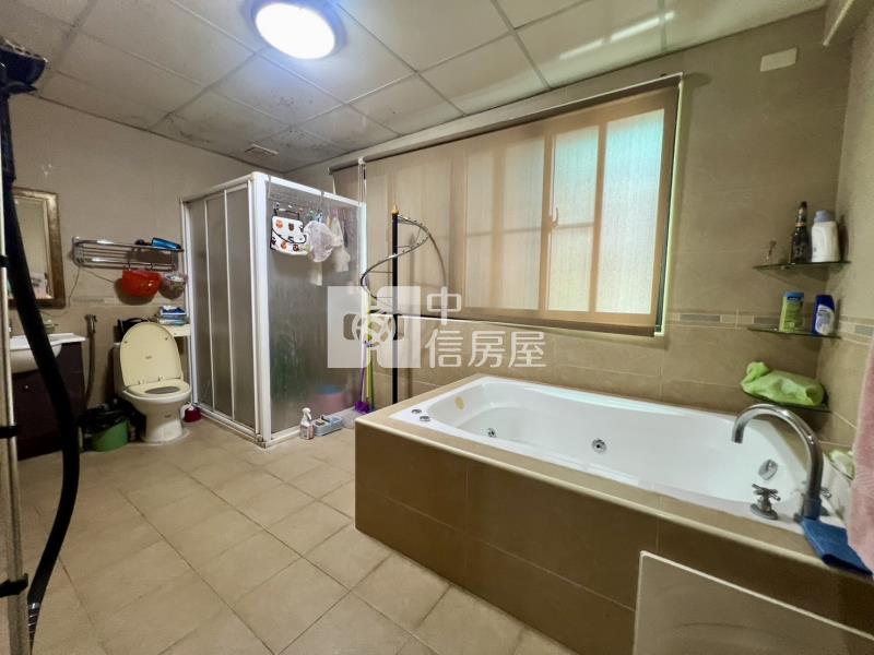 沙鹿靜宜商圈角間別墅房屋室內格局與周邊環境