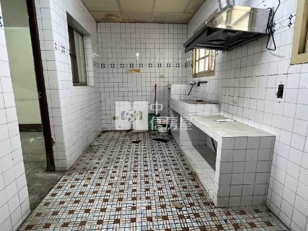 大同北路需整透天房屋室內格局與周邊環境