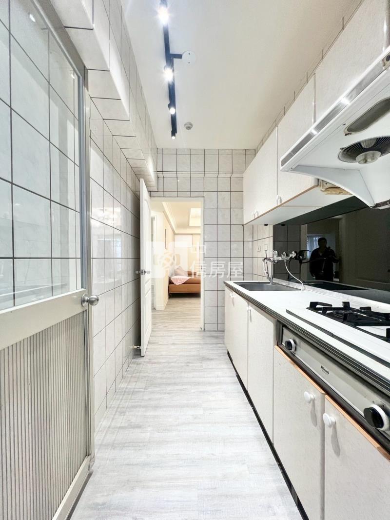 南區車位美廈房屋室內格局與周邊環境