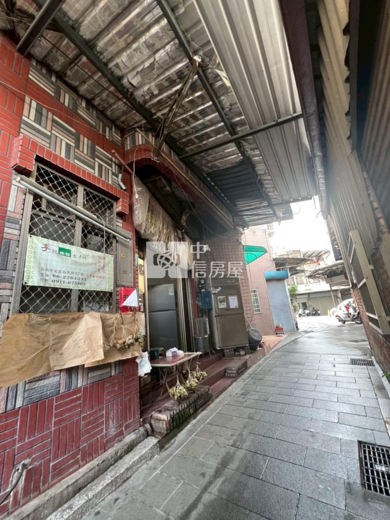 鴨母寮商用黃金發財金店面房屋室內格局與周邊環境