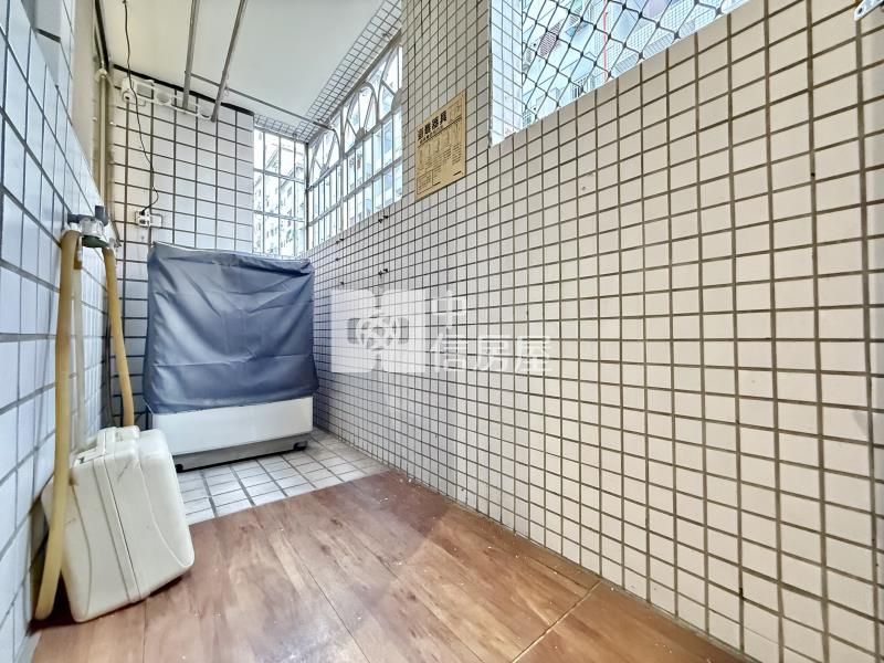 工學商圈綠園道旁入門玄關三房休旅車位｜高樓層靜謐直接入住房屋室內格局與周邊環境