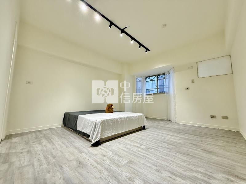 工學商圈綠園道旁入門玄關三房休旅車位｜高樓層靜謐直接入住房屋室內格局與周邊環境