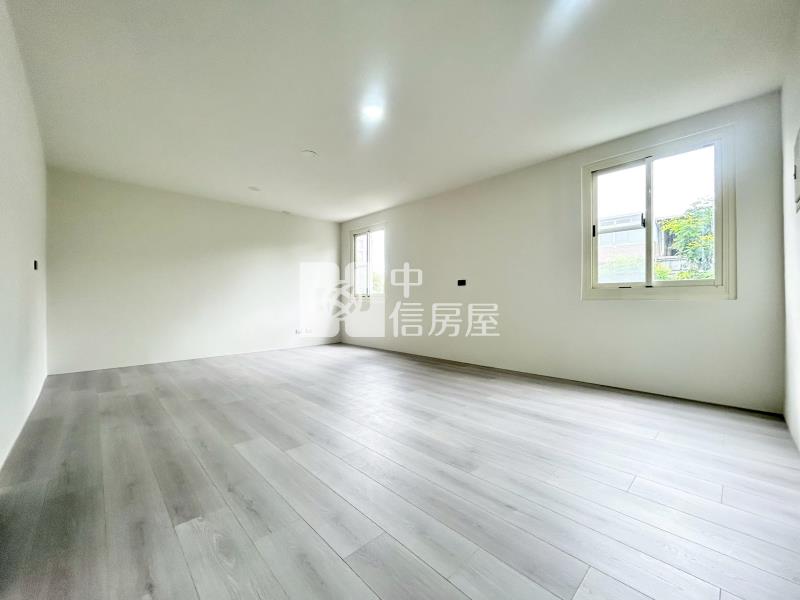 大面寬四套房臨路透天房屋室內格局與周邊環境