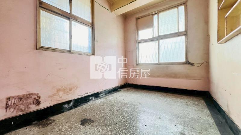 成大南園超大面寬店面*專約*房屋室內格局與周邊環境