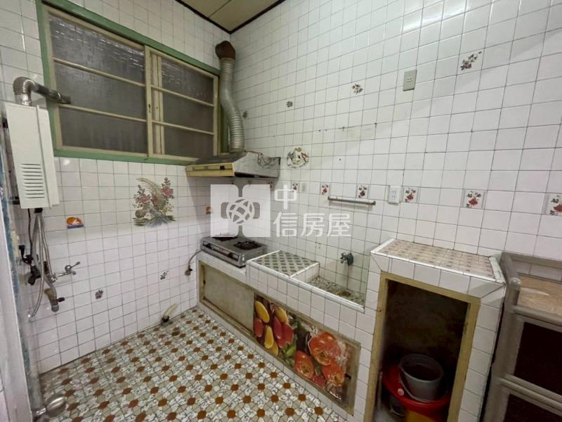 垂楊國小旁透天房屋室內格局與周邊環境