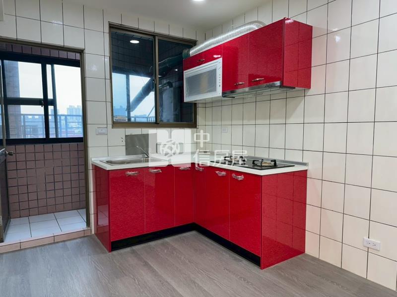 柏園貴族美三房車房屋室內格局與周邊環境