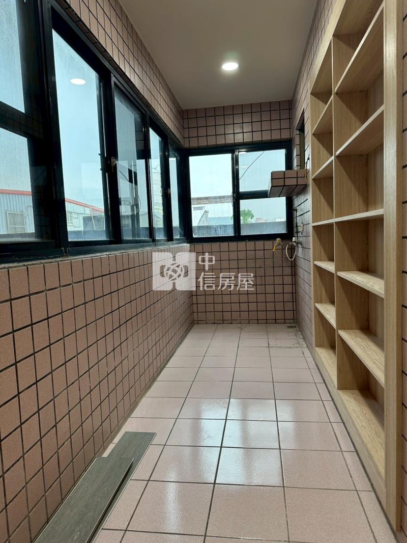 柏園貴族美三房車房屋室內格局與周邊環境