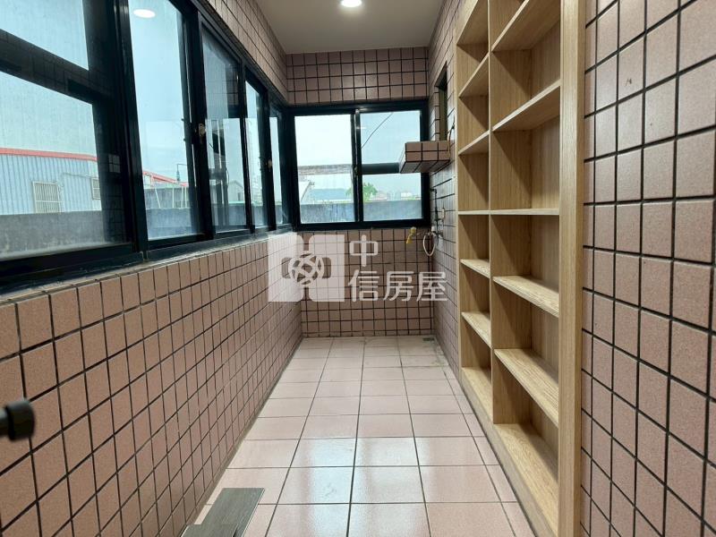 柏園貴族美三房車房屋室內格局與周邊環境