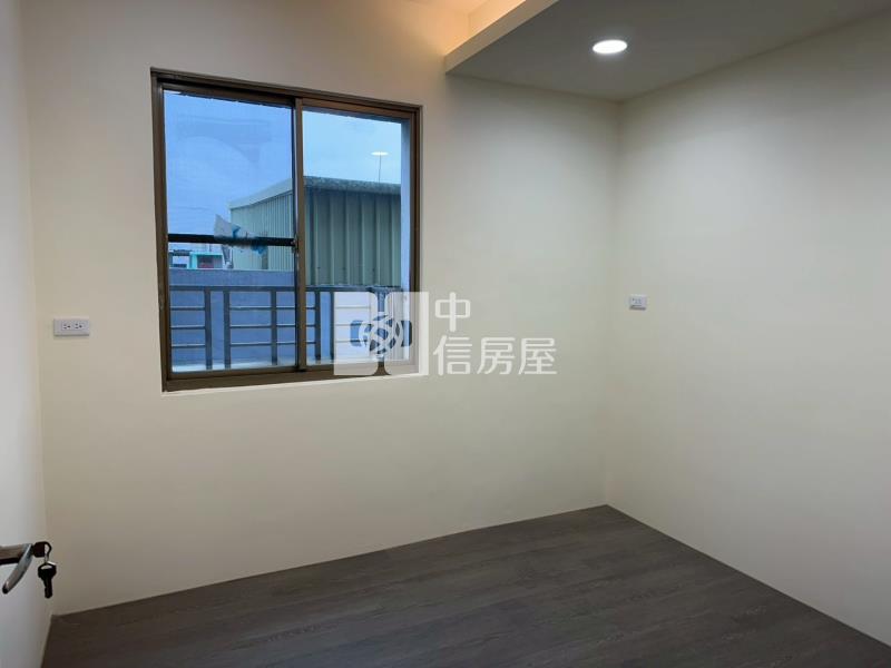 柏園貴族美三房車房屋室內格局與周邊環境