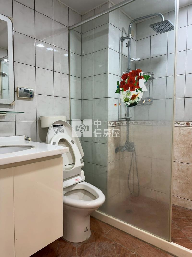 柏園貴族美三房車房屋室內格局與周邊環境